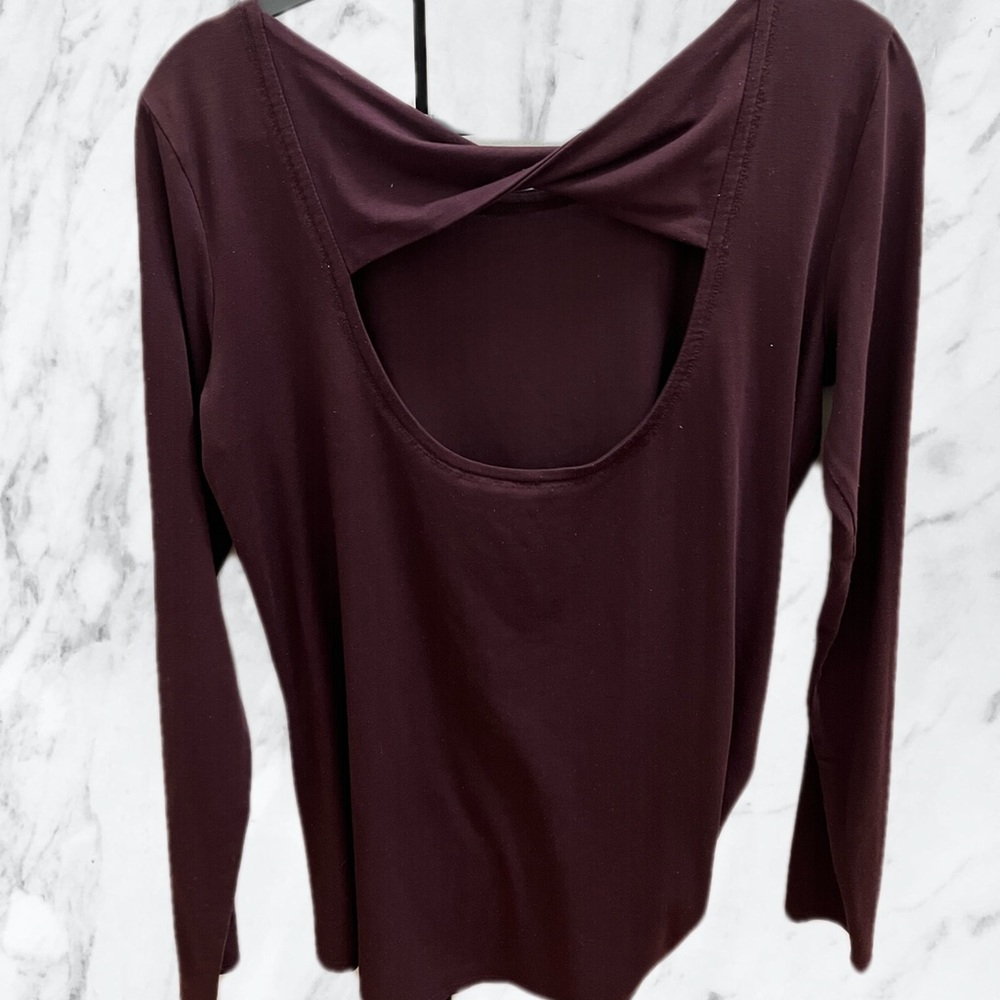 Athleta Essence Twist Back L/S Top in Medium